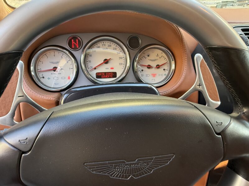 Aston Martin Vanquish — vue 2