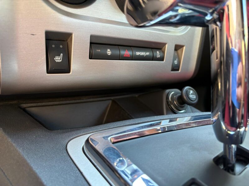 Dodge Challenger SRT8 — vue 4